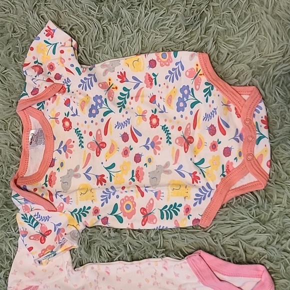 Flower Onesie Bundle - Picture 3 of 5